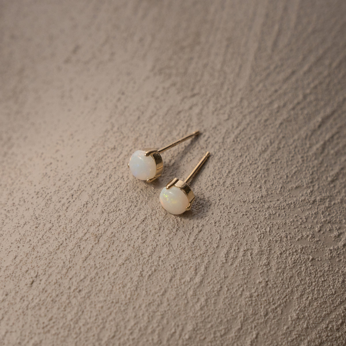 10K Yellow Gold 10K 3 Prongs Birthstone Studs 4mm